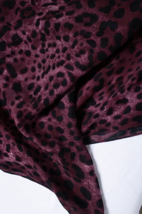 Dolce & Gabbana, leopard printed scarf in purple - Image 3