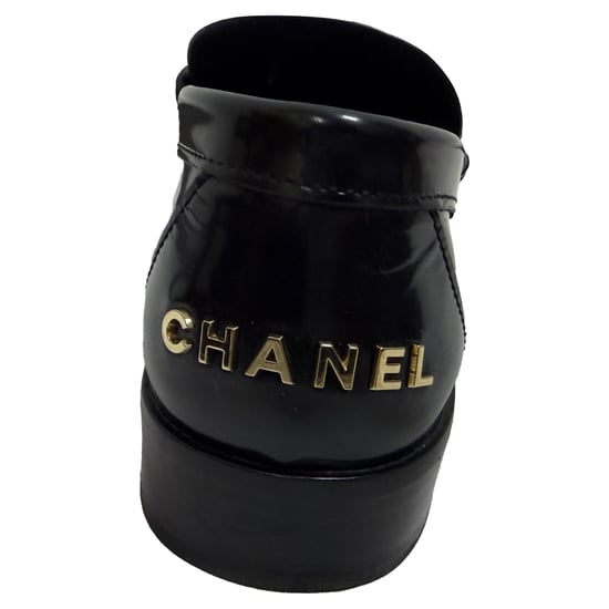 Chanel Glanzende Logo Instappers in Zwart Kalfsleer - Image 4