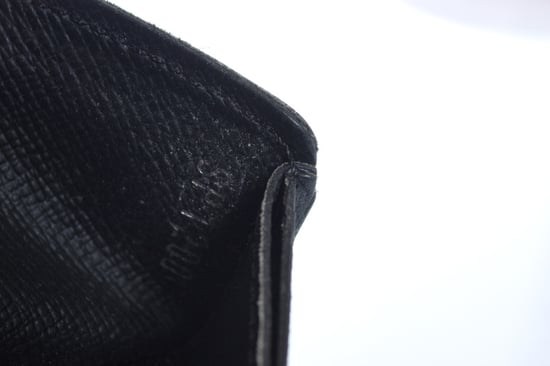 Louis Vuitton, black grained leather wallet with LV - Image 4