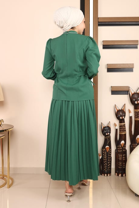 Pleated Skirt Suit Emerald - Image 4