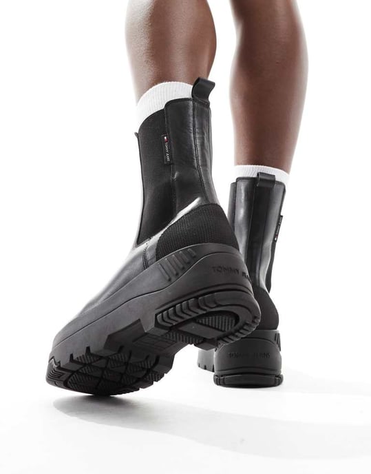 Tommy Jeans urban flatform chelsea boots in black - Image 2