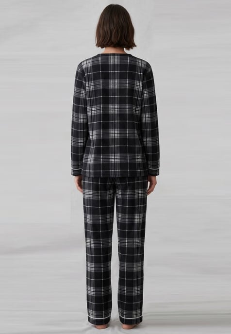 GAP Womens Pyjama Flannel Sleep Set in Black Check - Image 3