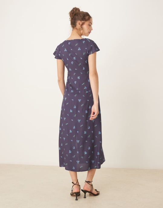 ASOS DESIGN v neck flutter sleeve midi tea dress in navy ditsy floral print - Image 3