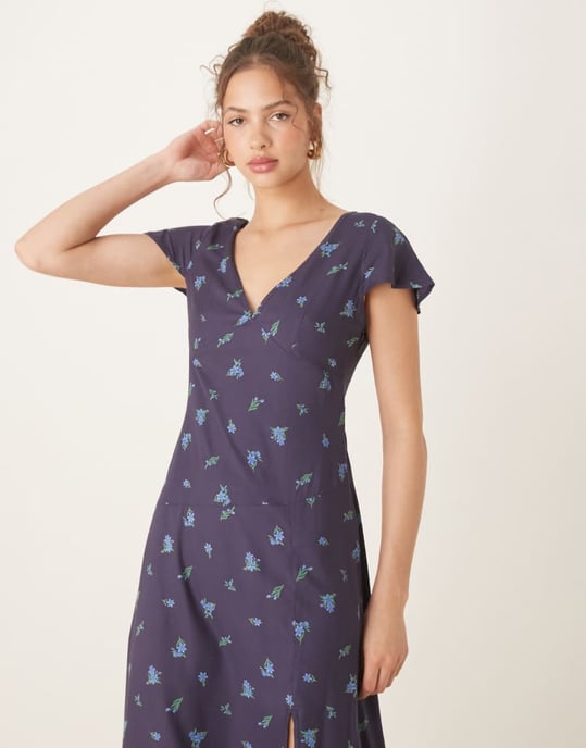ASOS DESIGN v neck flutter sleeve midi tea dress in navy ditsy floral print - Image 4