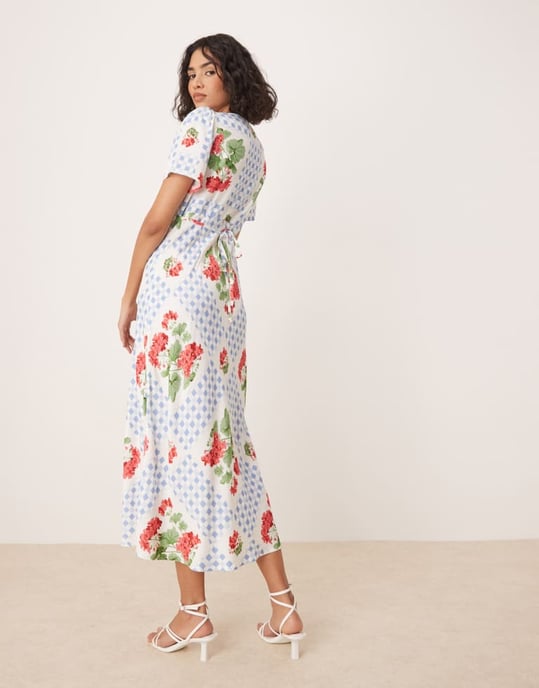 Nobody's Child Flora midi tea dress in geranium floral - Image 3