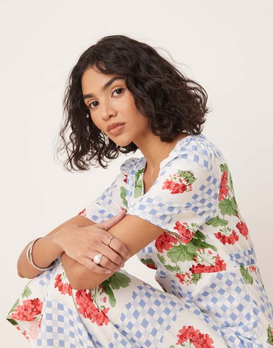 Nobody's Child Flora midi tea dress in geranium floral - Image 4