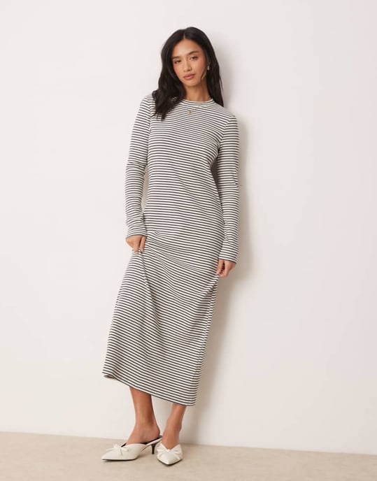 Nobody's Child Petite ribbed column maxi dress in mono stripe - Image 4