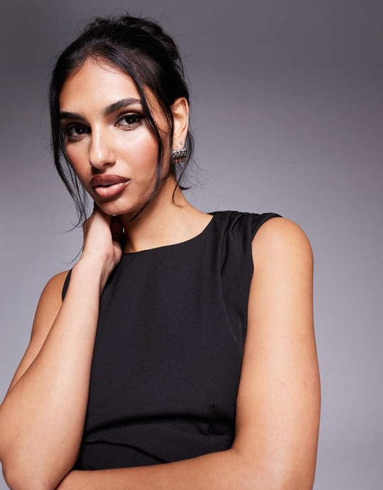 Kaiia exclusive tailored sleeveless high neck pocket detail split front maxi dress in black - Image 3