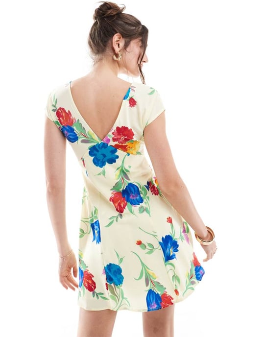 ASOS DESIGN V neck ruched bust detail mini tea dress in floral print - Image 3