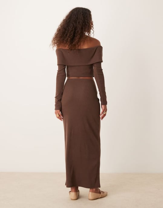 Miss Selfridge maxi skirt in chocolate - Image 4
