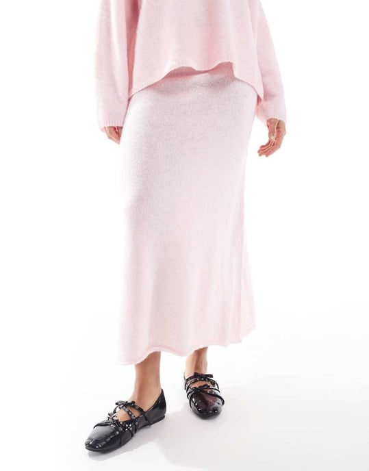 Pieces fluffy knitted maxi skirt co-ord in pink - Image 2