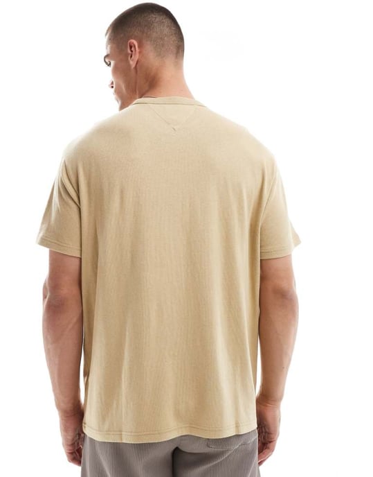 Tommy Jeans chest linear logo t-shirt in tan - Image 4