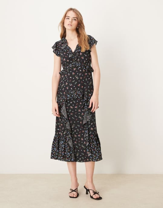 Nobody's Child Suvi ruffle midaxi dress in black ditsy - Image 2