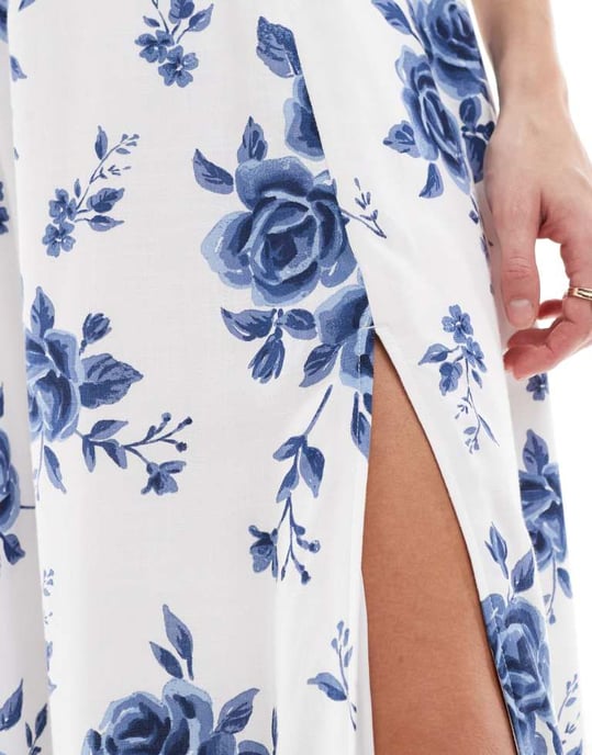 Hollister off shoulder sweetheart midaxi dress with high thigh split in blue florals - Image 4