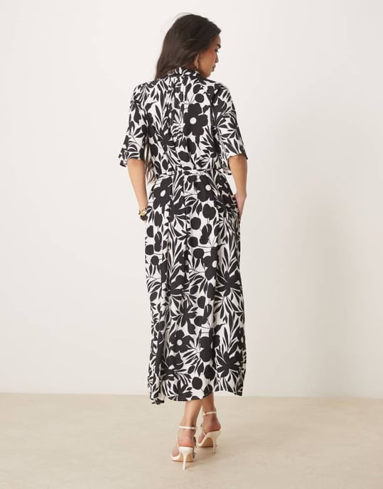 YAS belted button front fluted sleeve dress in monochrome floral print - Image 4