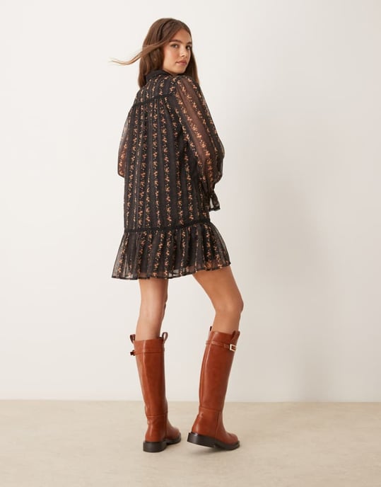 Miss Selfridge shirt dress with trim detail in ditsy floral print - Image 4