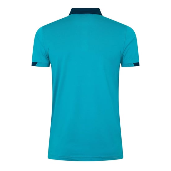 Men's Castore WlvsTrvlPolo Sn99 in VrdnGrn/ChspkBy - Image 2