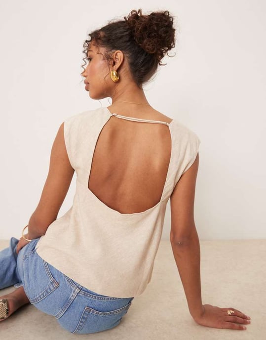 Abercrombie & Fitch open back detail cap sleeve top in beige - Image 4