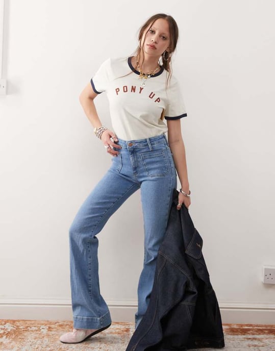 Wrangler pony up print ringer t-shirt in vintage white - Image 4