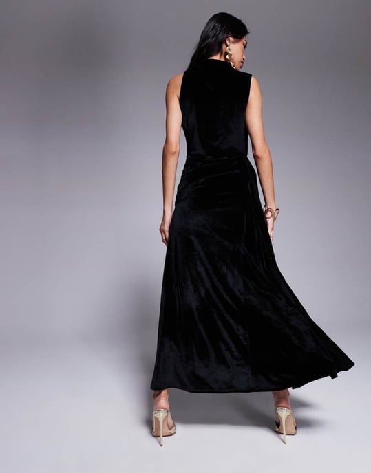 ASOS DESIGN sammet midi klänning med djup urringning och draperat bälte i svart - Image 3