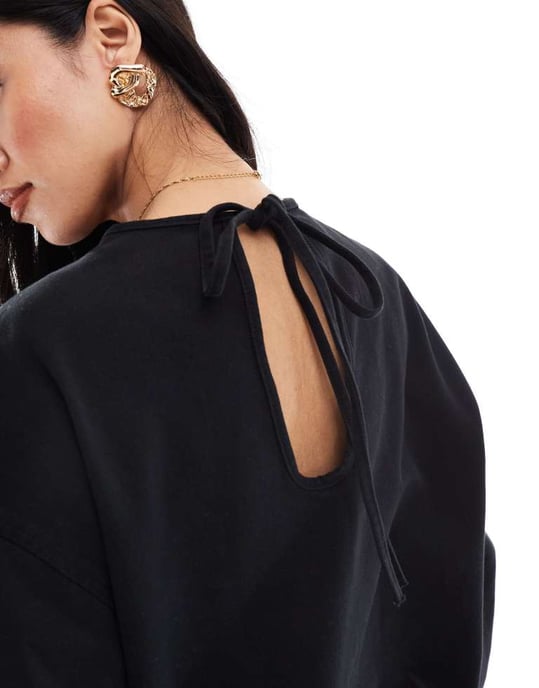 Miss Selfridge långärmad denimklänning med knytkrage i svart - Image 2