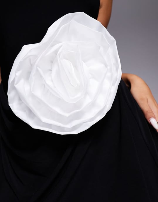 ASOS DESIGN slinky bandeau mini klänning med draperad corsage-detalj i svart - Image 3