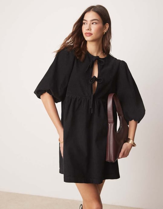 ASOS DESIGN knytframs mini klänning i kordflöjel i svart - Image 4