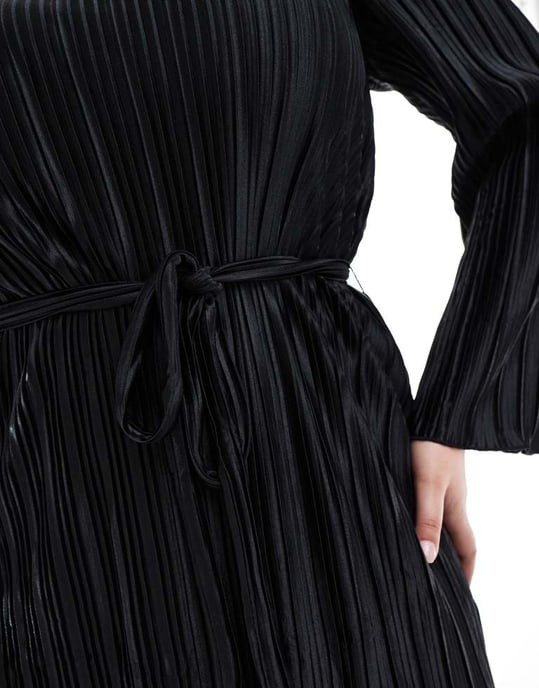 Vero Moda Curve plisserad mini klänning med knytmidja i svart - Image 4