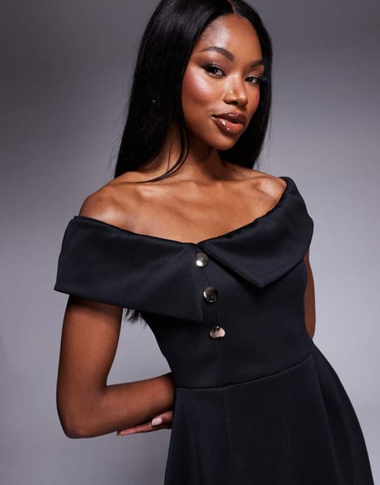 ASOS DESIGN asymmetrisk vikning bardot mini klänning med guldknappdetaljer i svart i scuba-liknande tyg - Image 3