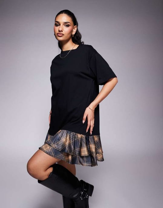 ASOS DESIGN 2-i-1 t-shirt och rutigt miniklänning i svart - Image 2
