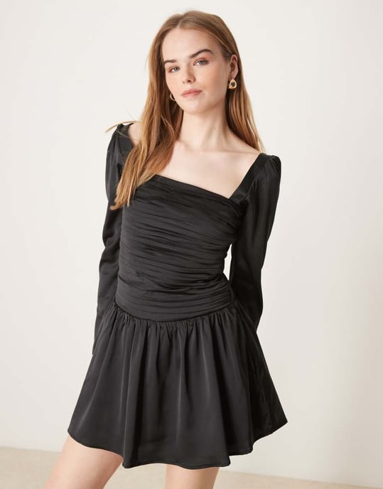 Abercrombie & Fitch långärmad miniklänning i satin med drop waist i svart - Image 4