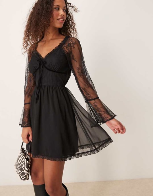 Miss Selfridge spets- och chiffongblandning mini klänning i svart - Image 1