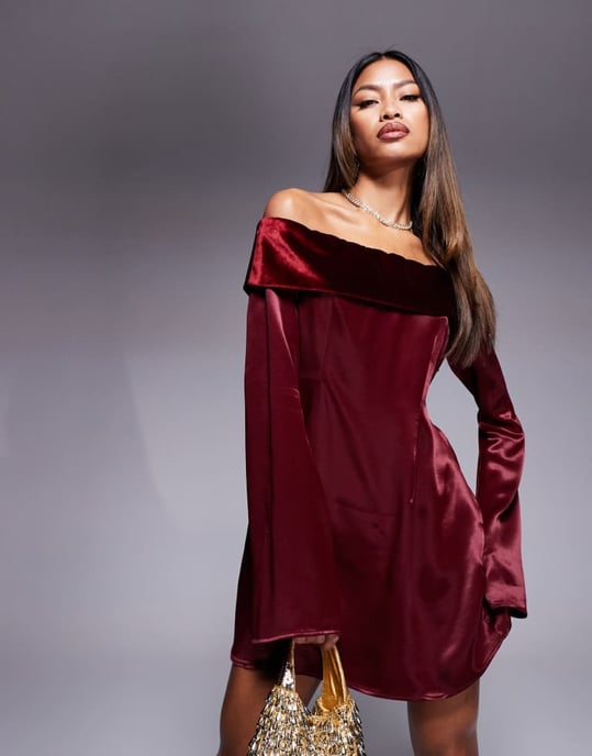 ASOS DESIGN sammetsfäll över miniklänning med änglavinge i bordeaux - Image 2