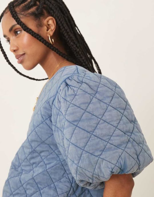 ASOS DESIGN quiltad puffärmad mini klänning i denimtvätt - Image 2