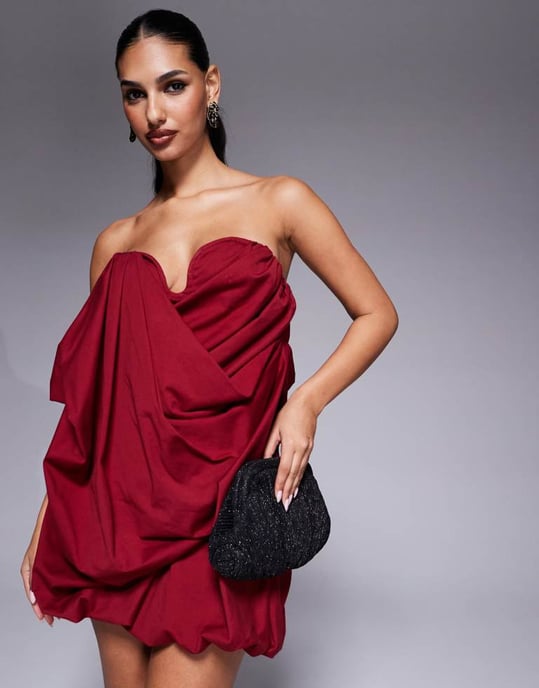 ASOS DESIGN strukturerad bust puffball bandeau mini klänning i bordeaux - Image 4