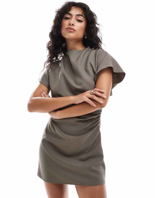 ASOS DESIGN höghalsskjol med öppning på ryggen i brun rutigt mönster - Image 1
