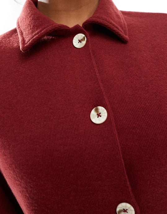 ASOS DESIGN supersoft kragad knäppning tröja mini klänning i vinröd - Image 4
