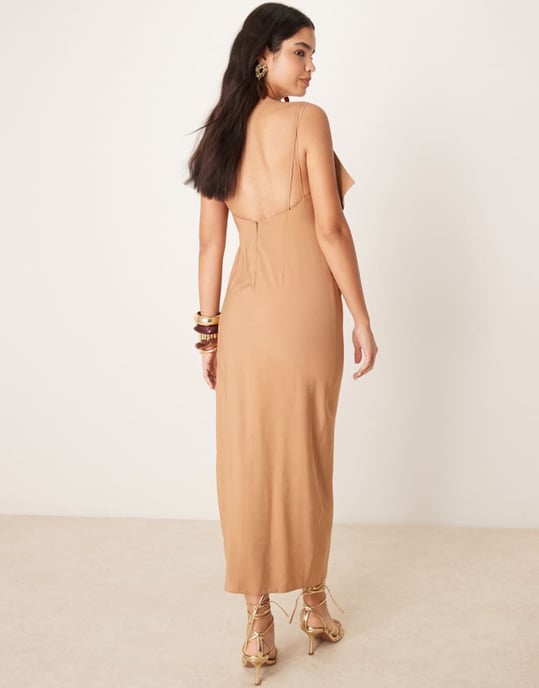 ASOS DESIGN fyrkantig halsringning drapérad midaxi-klänning i tobak - Image 3