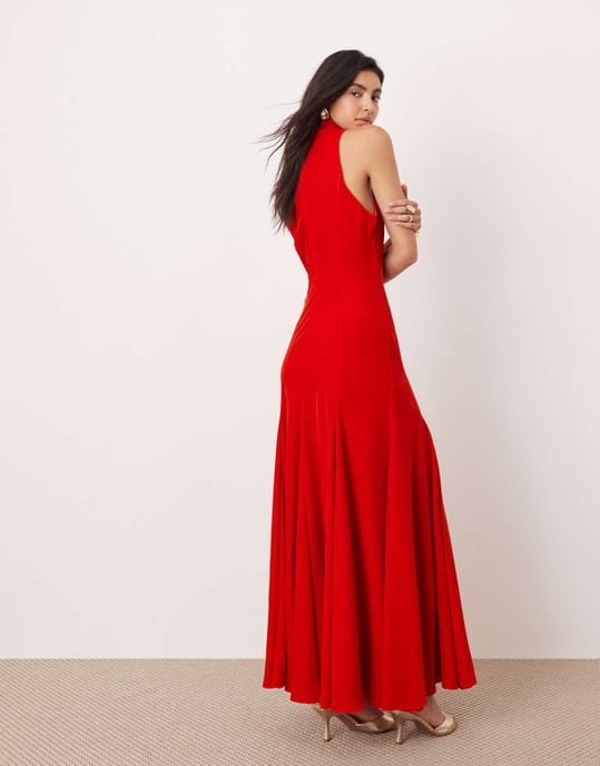 ASOS EDITION sammets halterneck maxiklänning med godetkjol i röd - Image 3