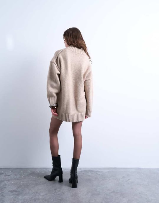 Topshop stickad hög v-ringad mini oversized klänning i havre - Image 4
