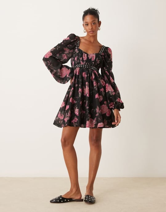 ASOS DESIGN studdetaljerad babydoll miniklänning i blommig tryck - Image 1