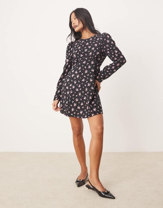 Miss Selfridge Petite miniklänning med yoke-detalj i tryck - Image 2