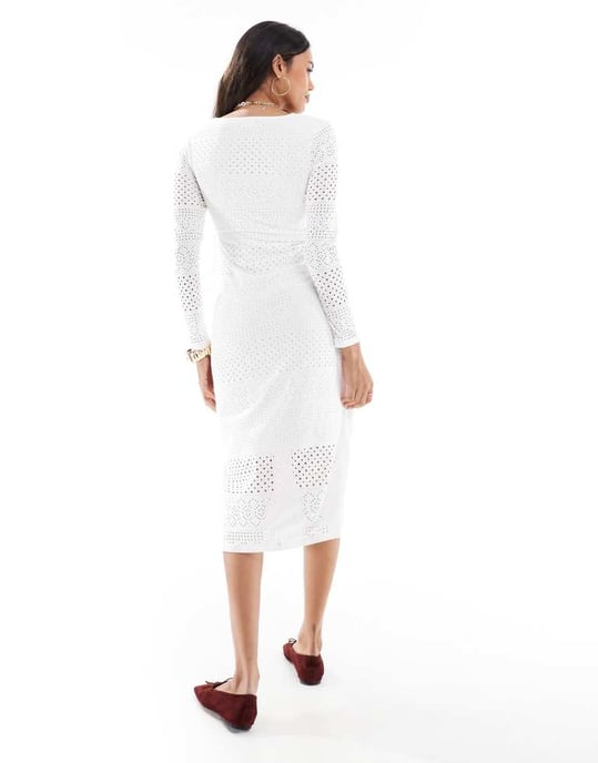 Mamalicious gravid jersey broderie wrap midi-klänning i vitt - Image 4
