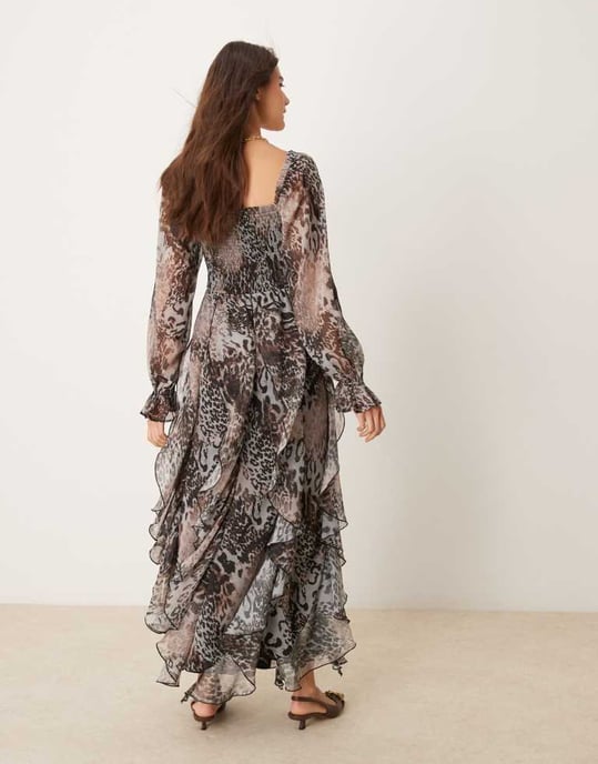 Miss Selfridge volangkantad maxiklänning i djurmönster - Image 3