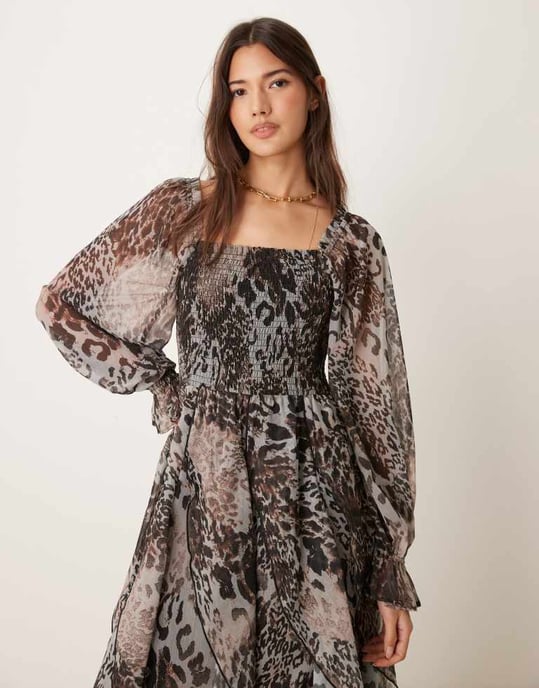 Miss Selfridge volangkantad maxiklänning i djurmönster - Image 4