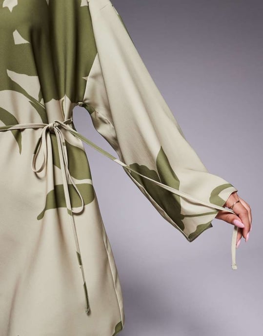 ASOS DESIGN kimonoärmad miniklänning i tvåfärgad blommönster - Image 3