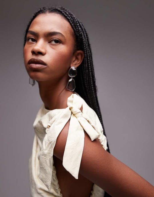 Topshop knytaxel jacquard mini klänning i smörmjölk - Image 3