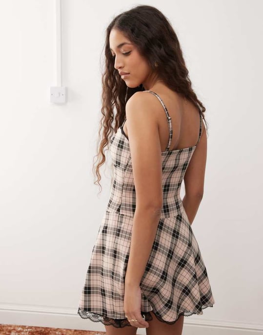 Miss Selfridge skräddarsydd linne mini-klänning i rutigt mönster - Image 3