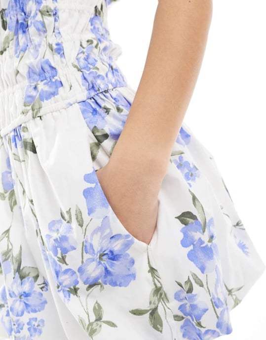 Hollister avtagbar puffig miniklänning i lila blommönster - Image 4