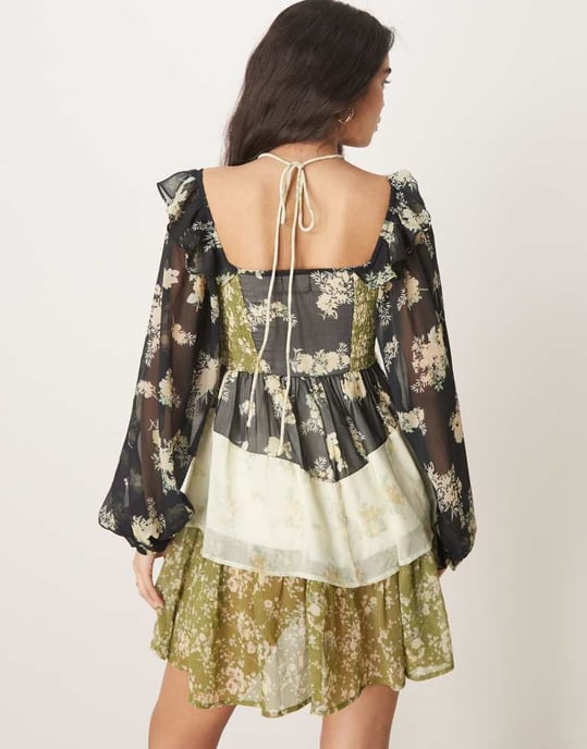 ASOS DESIGN halterneck volang mini klänning i blandad ditsyprint - Image 3